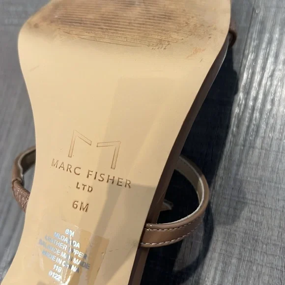 Marc Fisher leather heel. - Picture 4 of 4